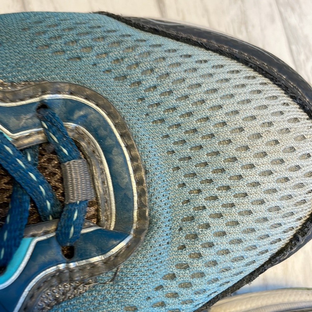 FILA RUNNING SHOES, Size 9 - Picture 7 of 10